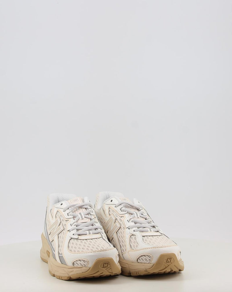 Sneakers NEW BALANCE U7403OO beige
